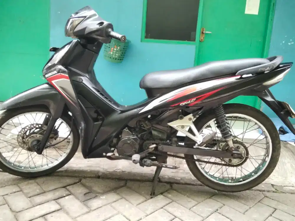 Jual motor Honda Revo tahun 2014