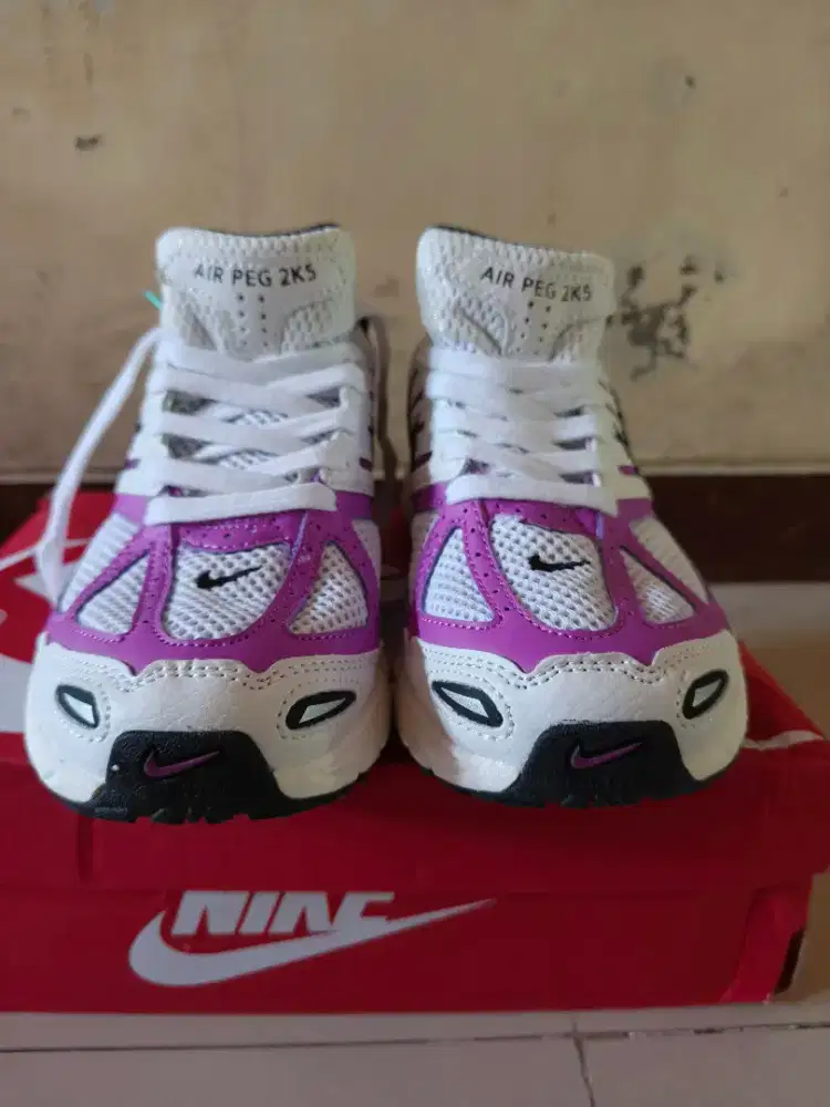 Sepatu Cew Pegasus Putih ungu