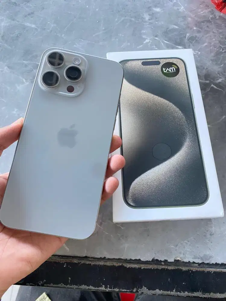 Iphone 15 Pro Max 256GB Ibox Ada tompel dikit
