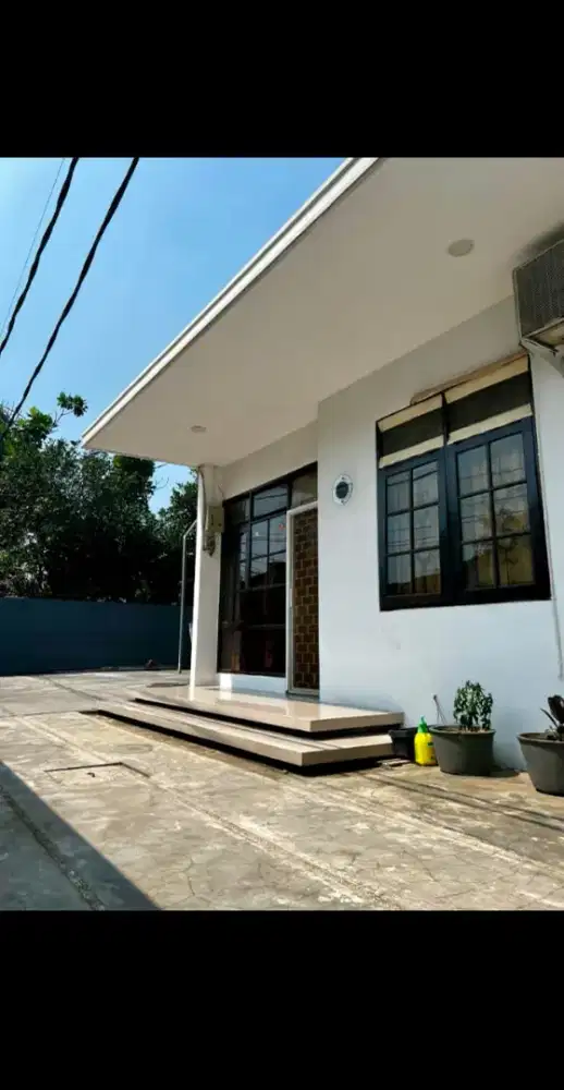 HARGA RUNTUH  AKHIR TAHUN JUAL RUMAH HOEK DI KOPO PERMAI BANDUNG