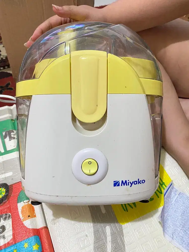 Miyako Juicer JE607