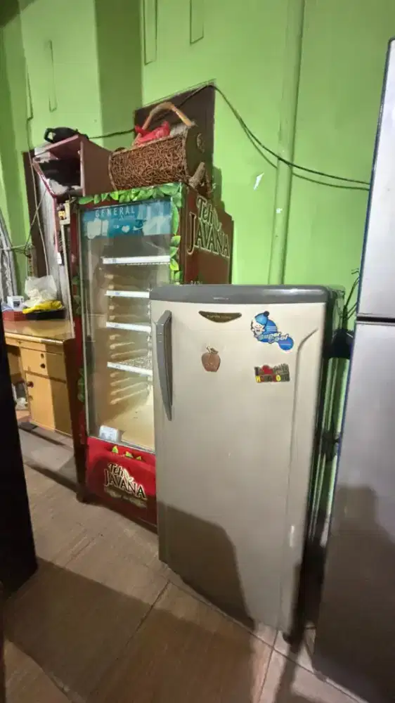 Kulkas, showcase, etalase