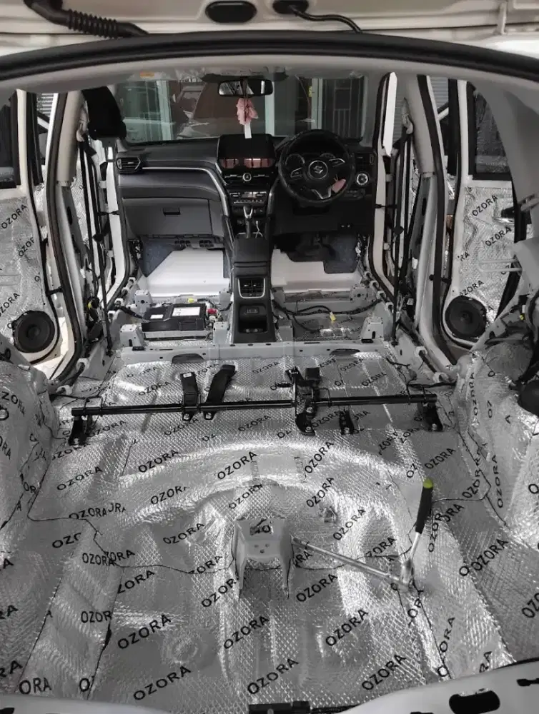 Peredam suara mobil home service