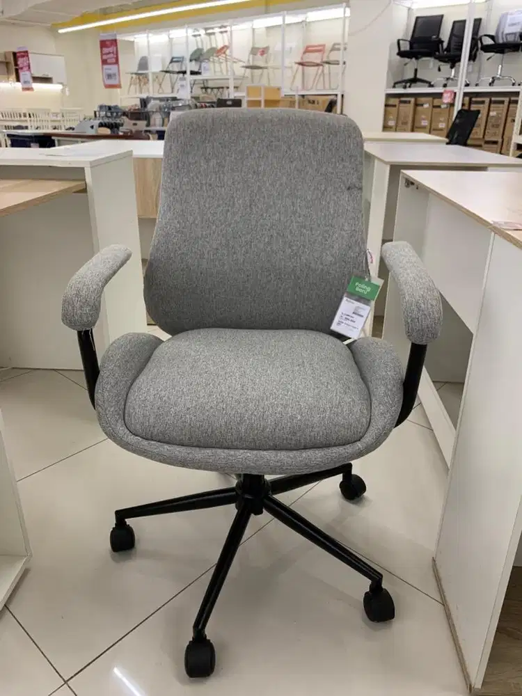 Kursi kantor ekonomis