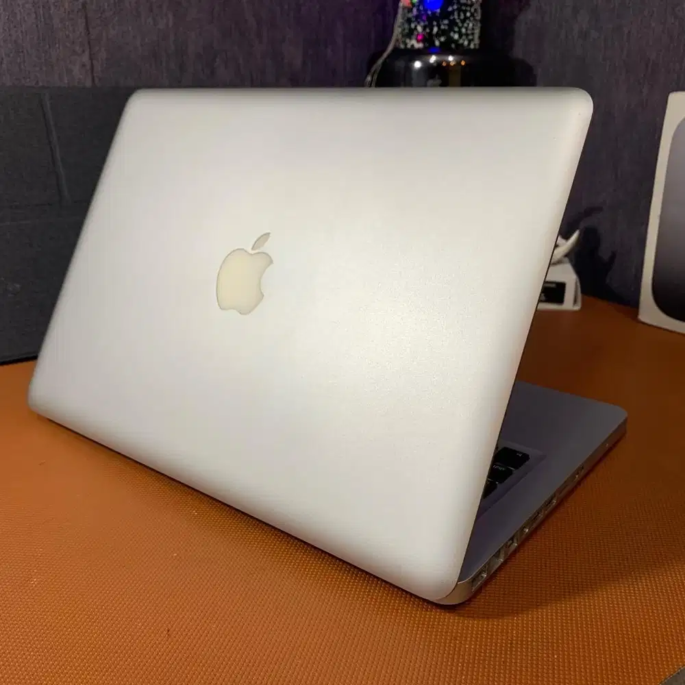 Macbook Pro 13inch Mid 2012 16/240gb