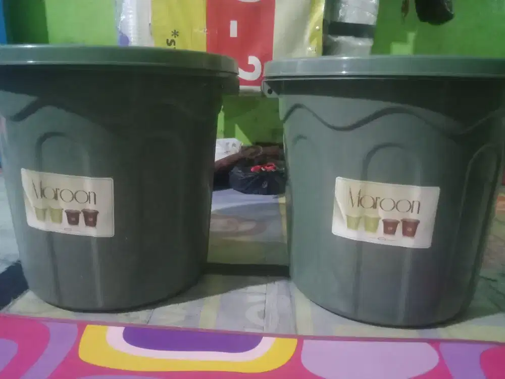 Menjual ember  gede kamar mandi