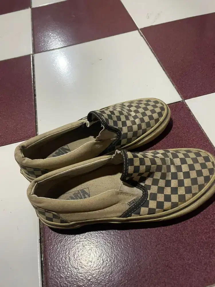 Sepatu Slip On Checkerboard