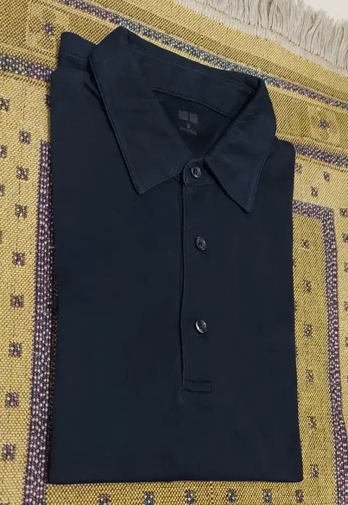 Kaos Uniqlo Airism hitam sz M