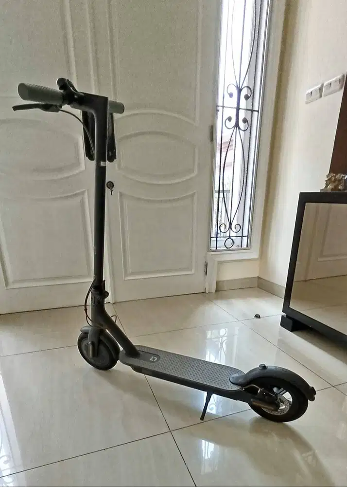 PRELOVED! Xiaomi Mijia M365 E-Scooter (Good Cond)