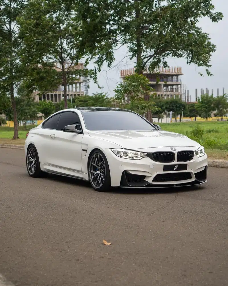 Low Odo!! BMW M4 Coupe F82 tahun 2014