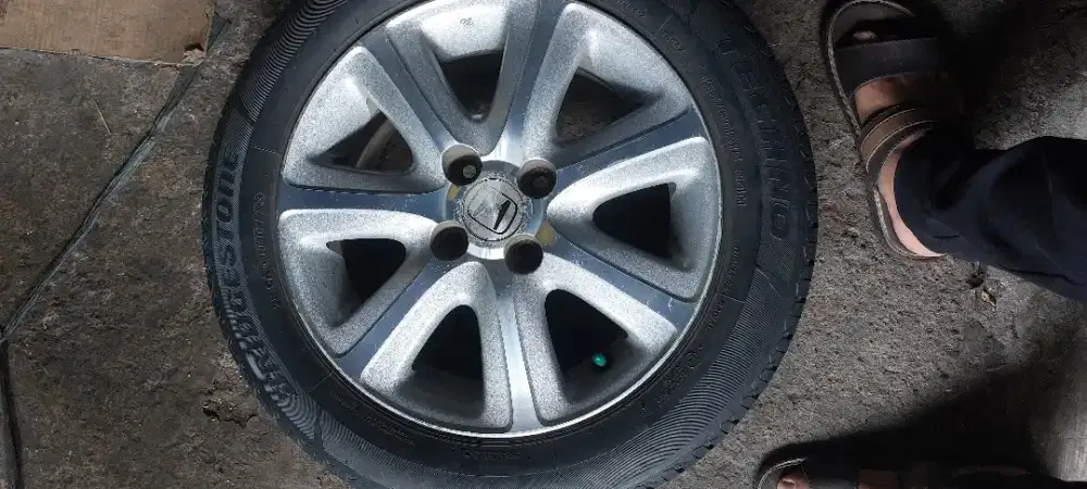 Velg dan ban bridgestone