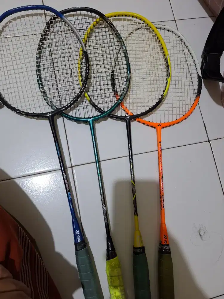 RAKET BADMINTON  ORI SECOND SIAP PAKAI YONEX DAN  HUNDRED BORONGAN 4