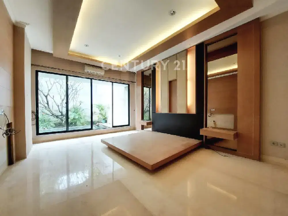 Disewa Rumah Elegan  2 Lt Ada Pool Daerah Cilandak JakSel
