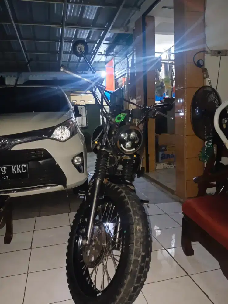 Dijual Kawasaki W 175 SE tahun 2019 Murah