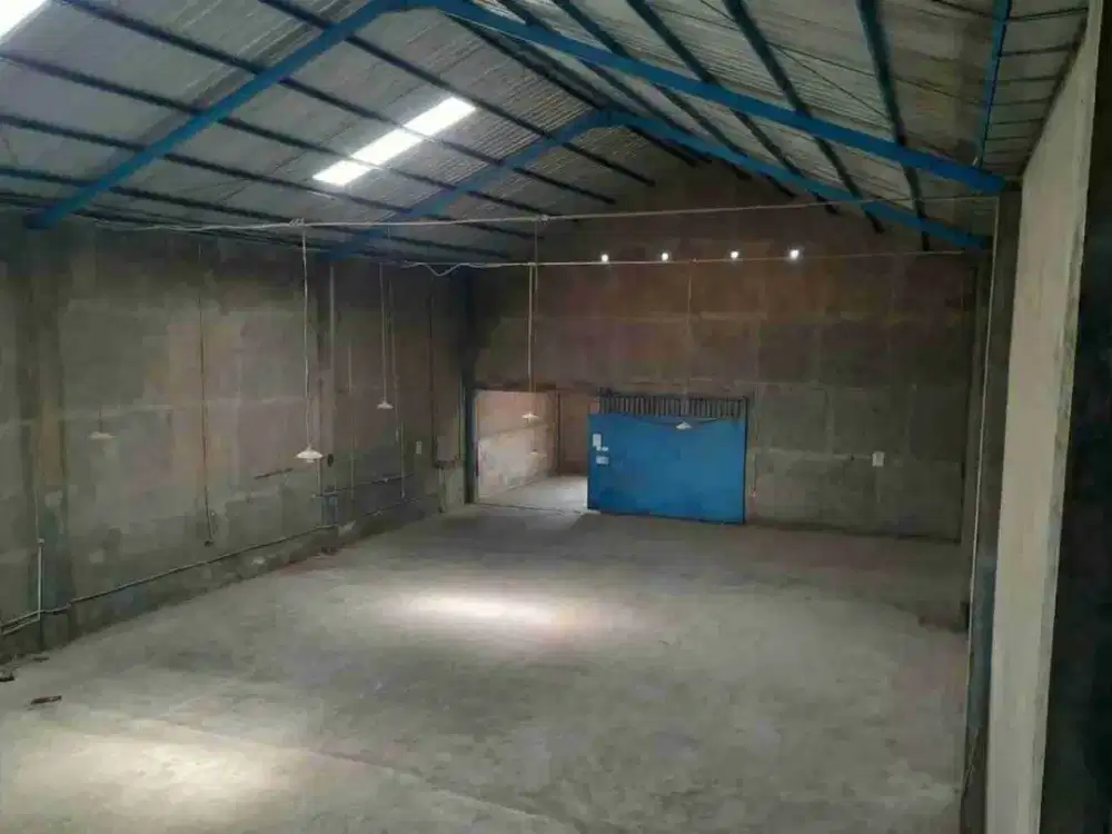 Di sewakan gudang nekas meubel di Gentan