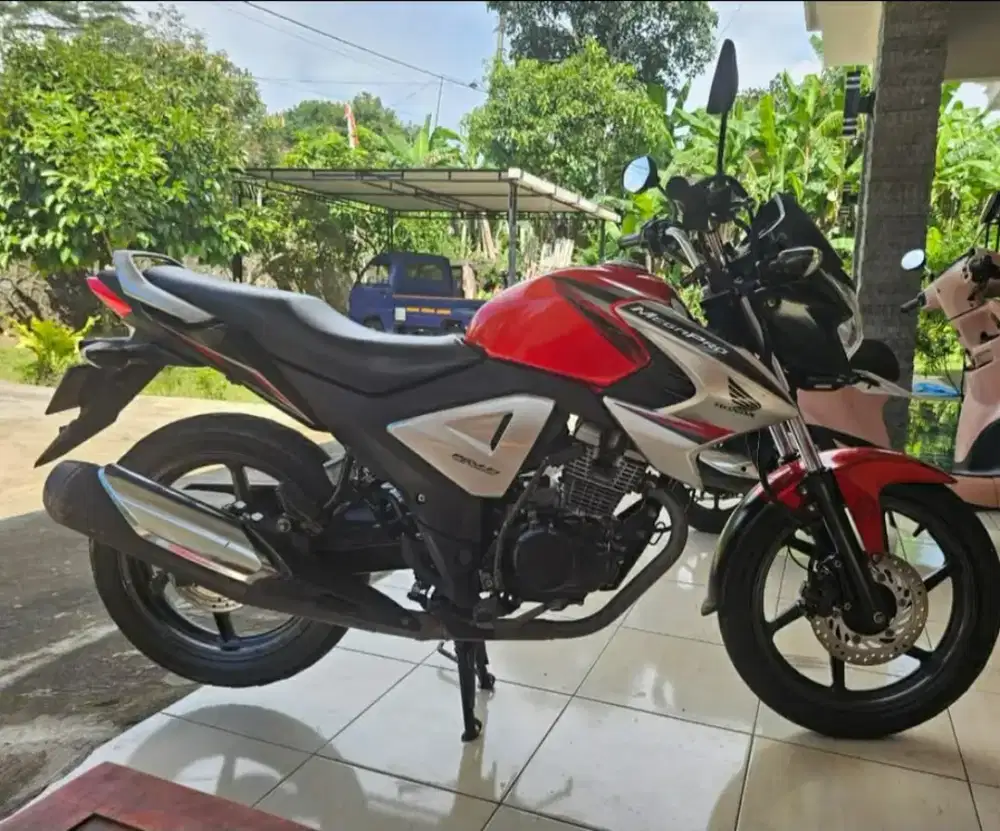 Megapro Injeksi 2015