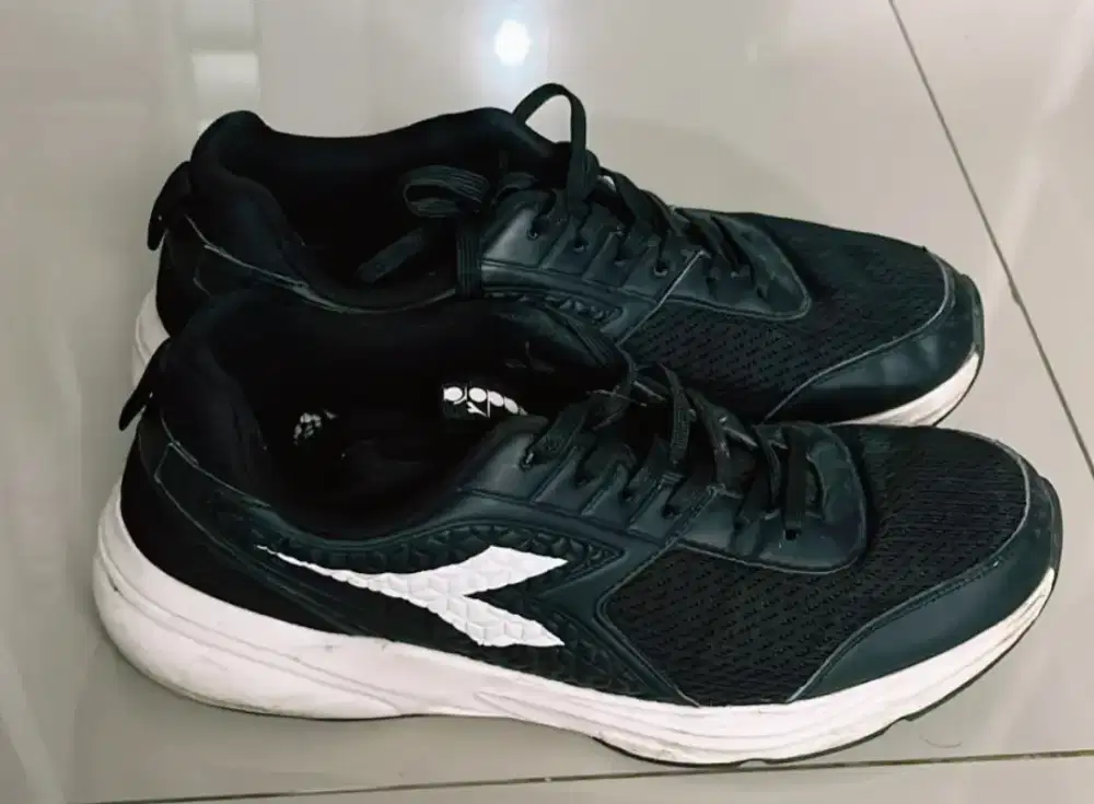 Sepatu Running Diadora Original Hucimo 44