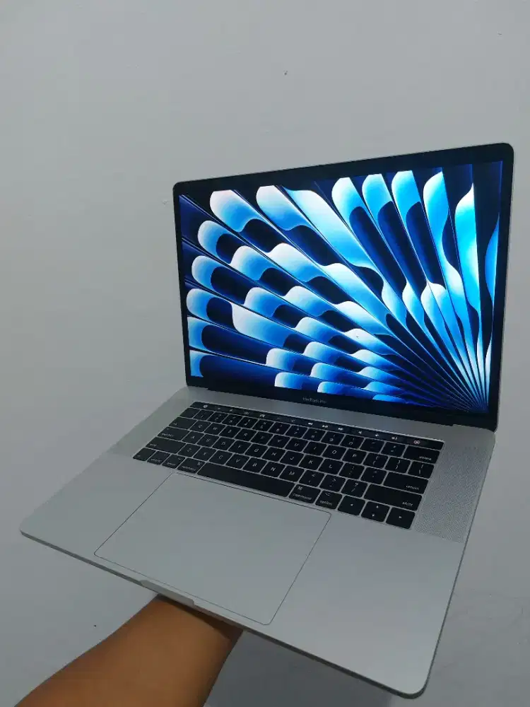Macbook Pro 15 2017 Ram 16/512 Dual Vga Lengkap Office