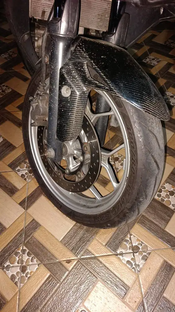 Yamaha R.25 plat H 3378 EH