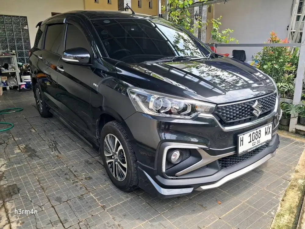 ERTIGA HYBRID AT 2025/2024 km 8 rb