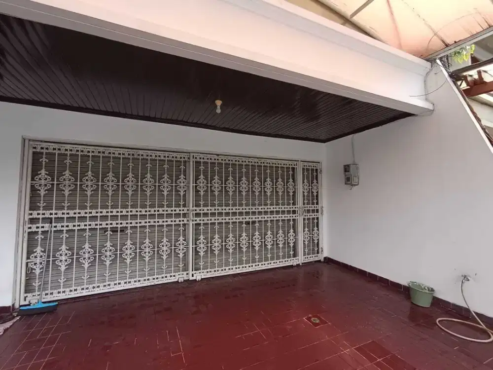 Dijual Rumah Luas dan Strategis di Janur Indah Kelapa Gading