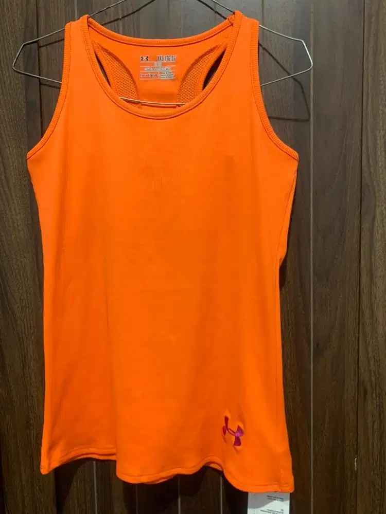 Under armour - Pakaian Olahraga