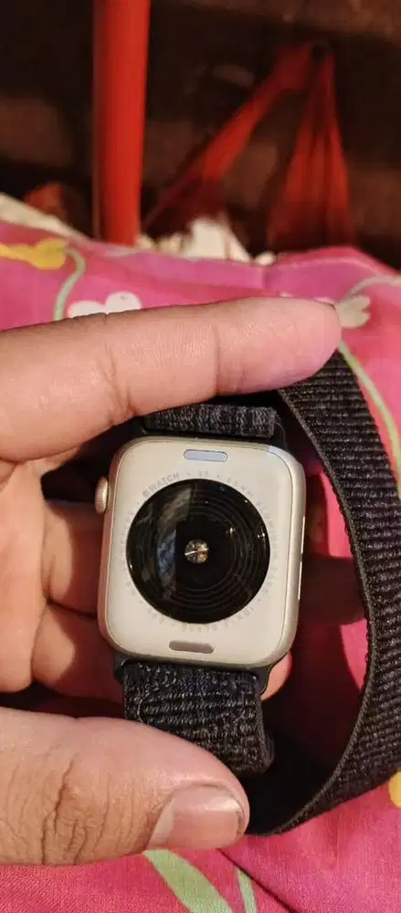 Apple watch SE gen 2 silver mulus lock iclod