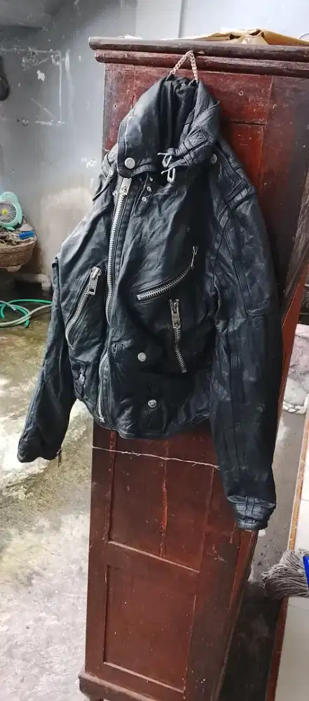 Jaket kulit rock luar Italia