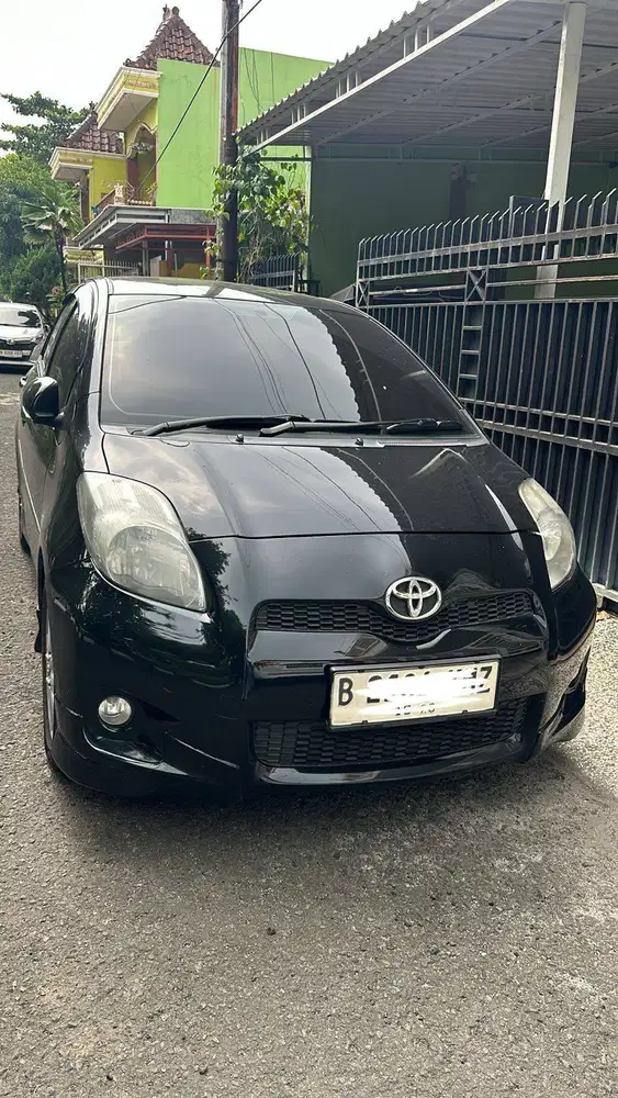 Toyota Yaris S Limited A/T 2012 – Black