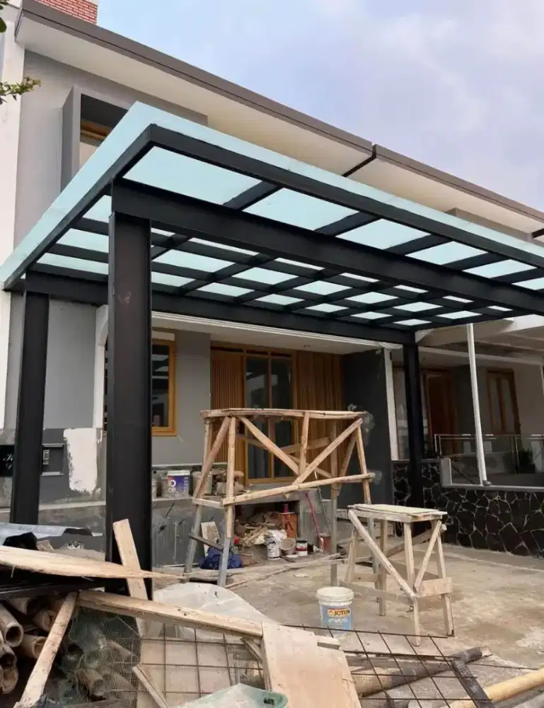 Kanopi atap kaca minimalis