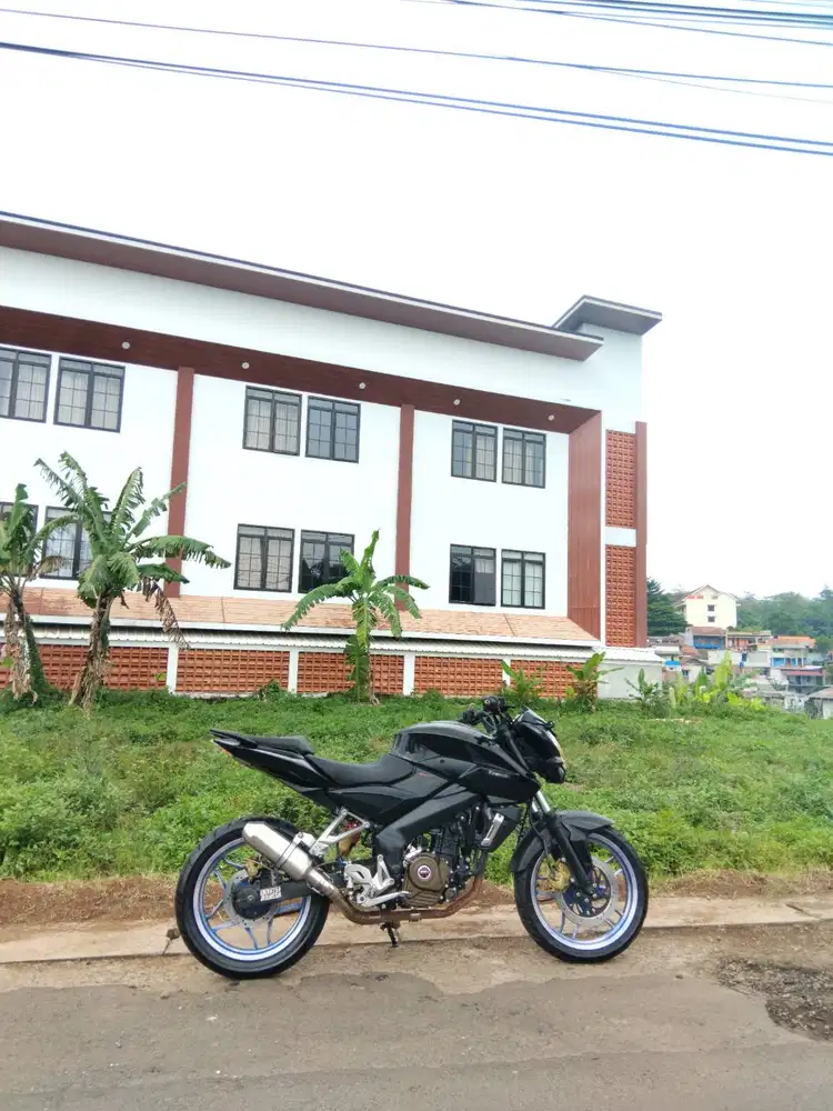 KAWASAKI BAJAJ PULSAR 200NS 2014