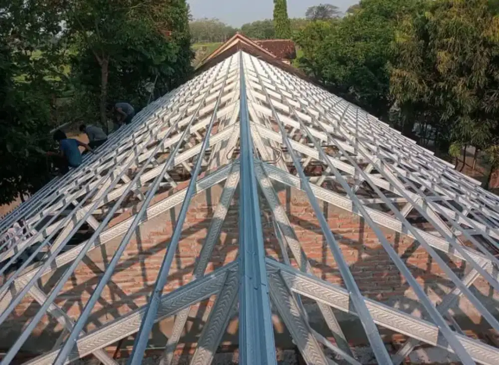Renovasi atap lama ganti baru pasang baja ringan dan plafon