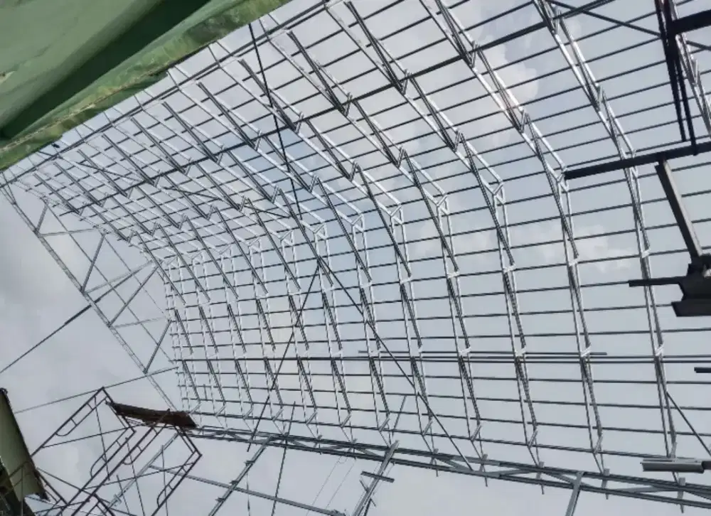 RENOVASI atap rumah lama ganti baja ringan dan pasang atap gudang