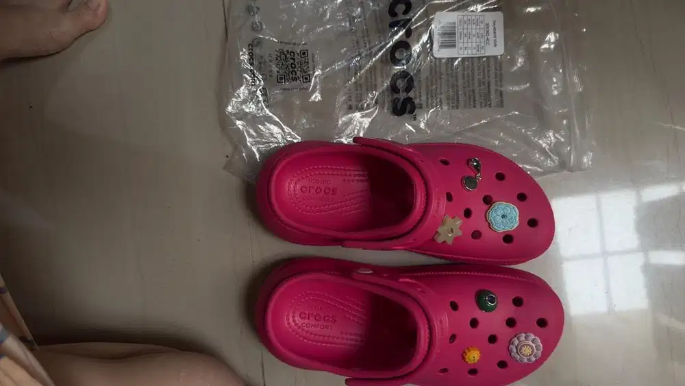 crocs original pink