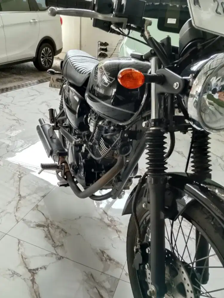 Dijual Second Like New Kawasaki W175 SE