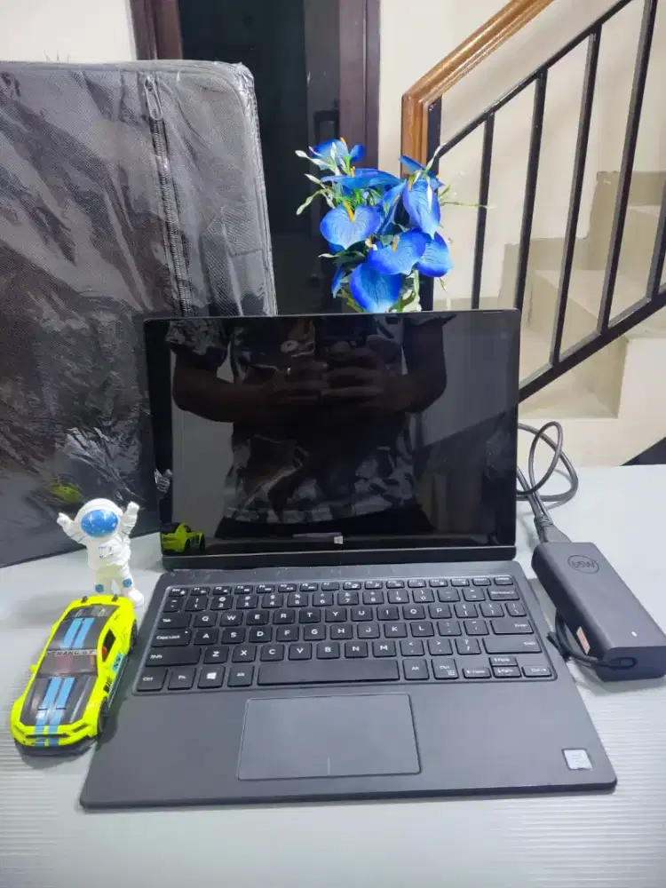 Laptop DELL 2in1 TABLET TOUCHSCREEN FLIP SSD 256Gb RAM 8Gb Body SLIM