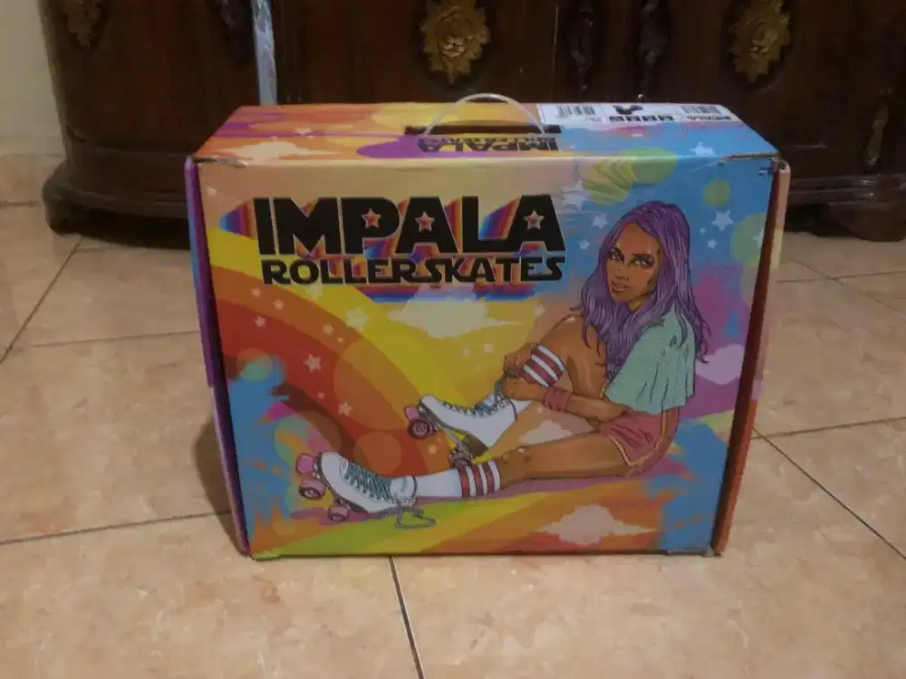 Sepatu Roda Impala warna Hitam