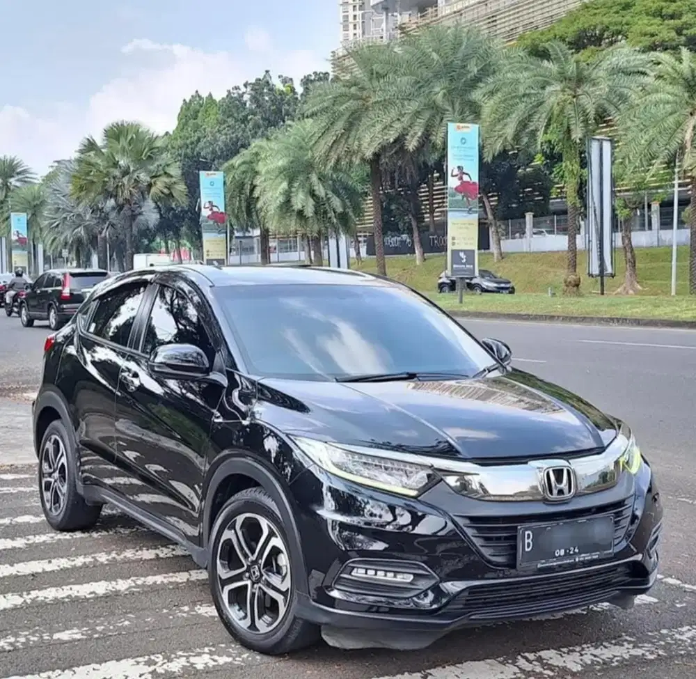 HONDA HRV SE 1.5 AT 2021 Km 30rb Sangat terawat SUPER ISTIMEWA !!