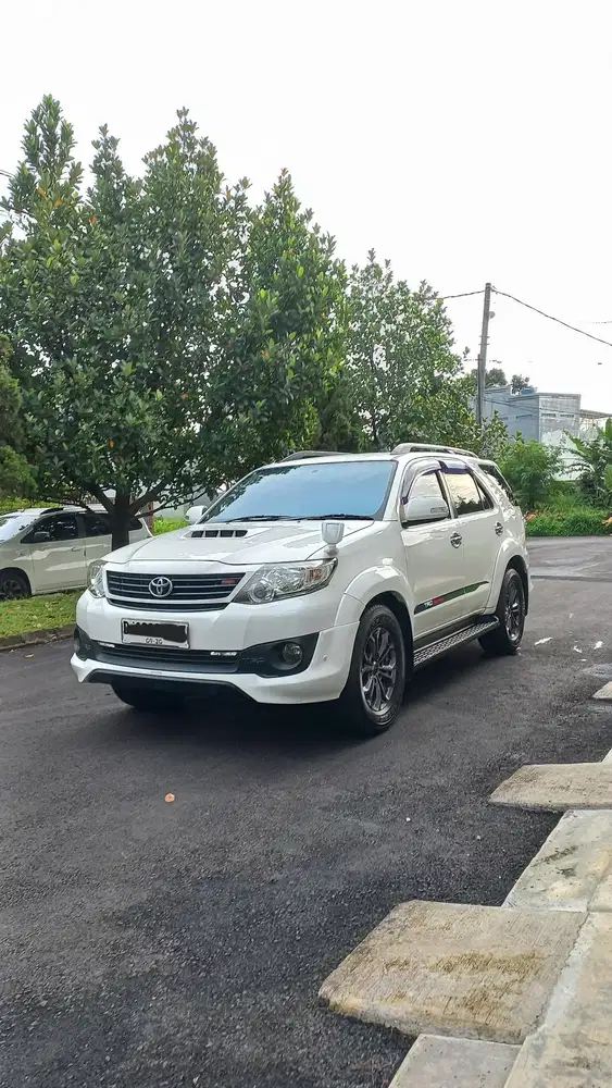 Fs : Harga Cash, Fortuner VNT Trd diesel a/t 2014 ori cat & condition