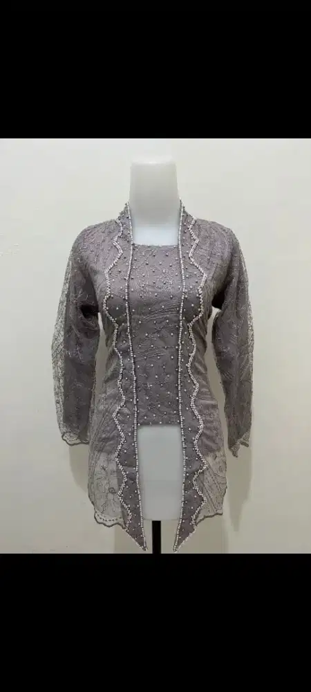 Kebaya Lamaran / Wisuda