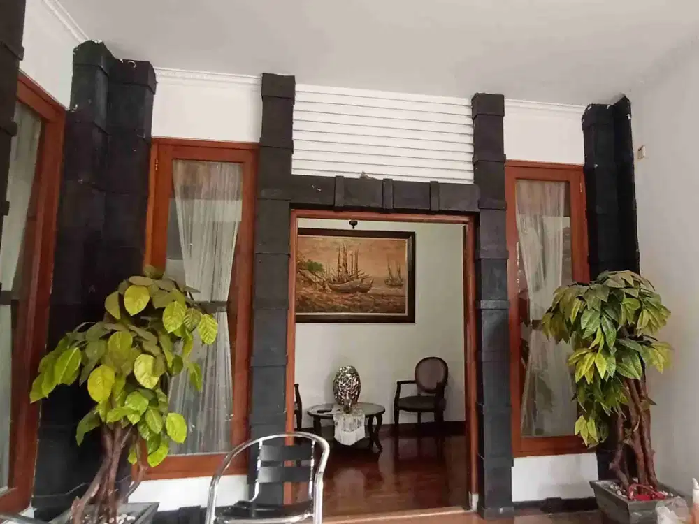 Rumah 2 Lantai Terawat Di Kemanggisan, Dekat Kampus Binus