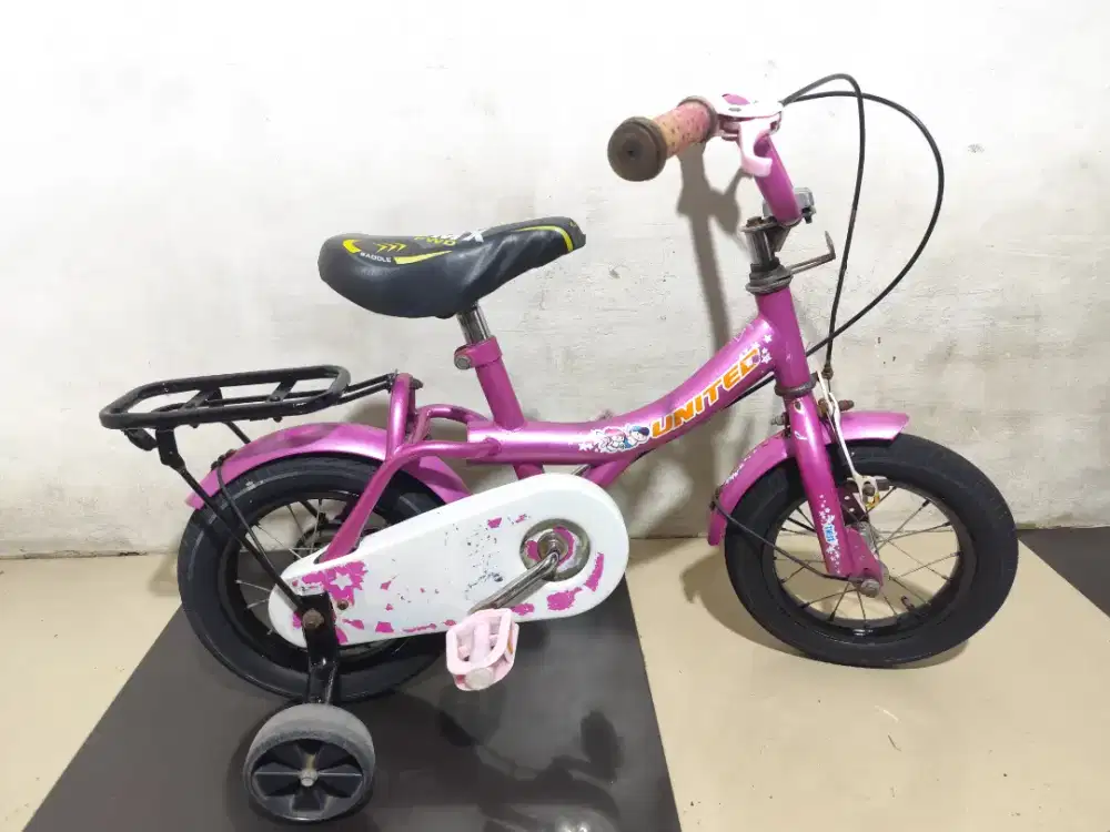 Sepeda United ukuran 12 siap pakai