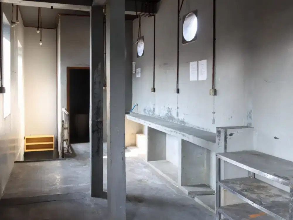 Dijual Bangunan 3 lantai di dalam ringroad dkeat rsud wirosaban sorosutan