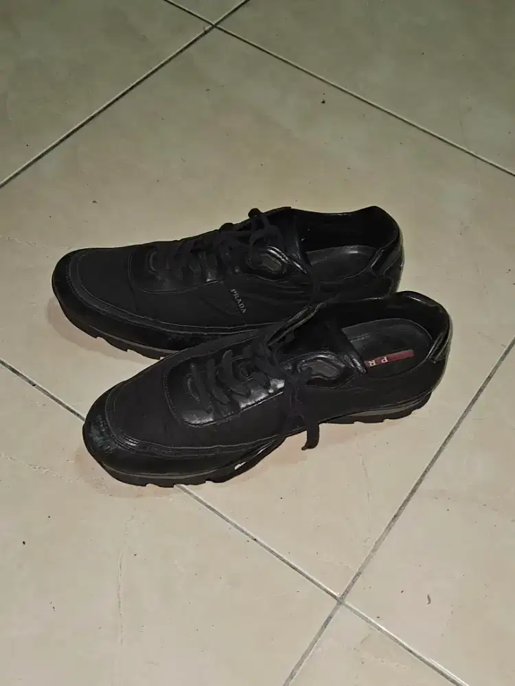 Di Jual Sepatu Prada Asli