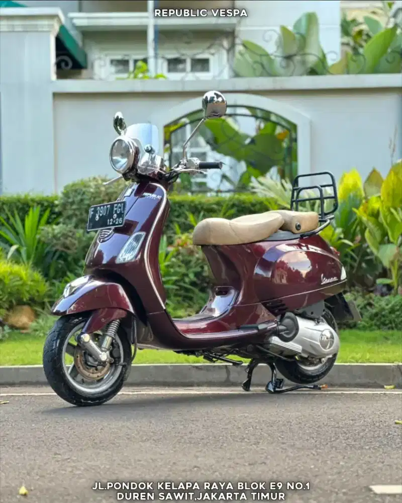 DIJUAL CEPAT PIAGGIO VESPA LXV 150 3V TH 2014 PERFECT CONDITION