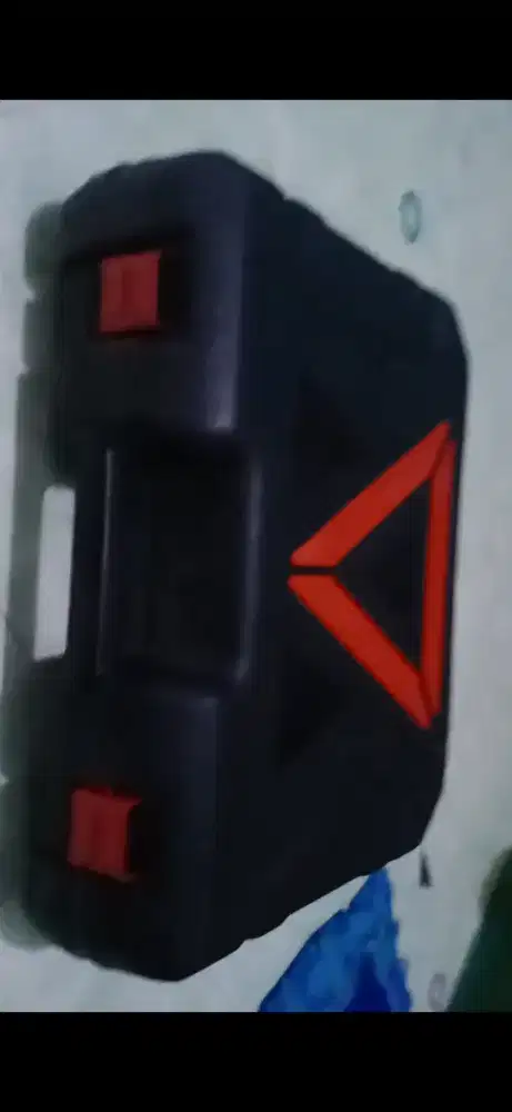 Dongkrak mobil elktrik