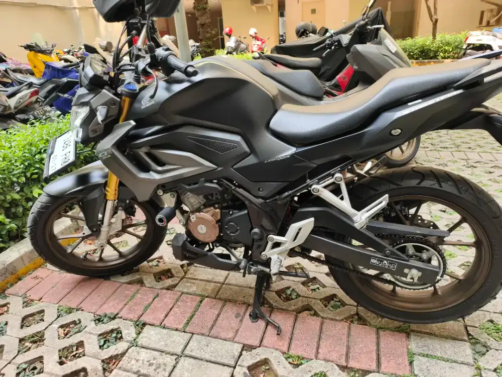 Honda CB150R 2022 km rendah