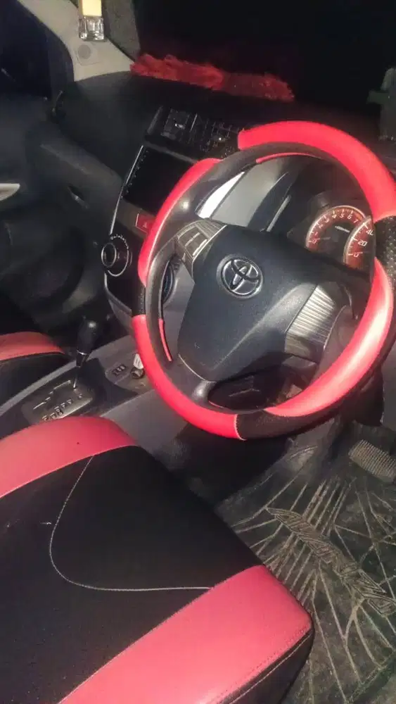 Avanza veloz 1.500 cc at hitam metalic