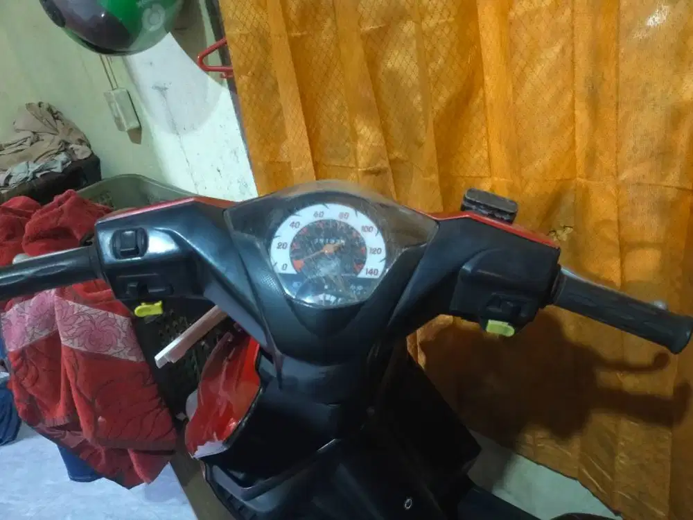 Beat 2012 Warna bawaan merah