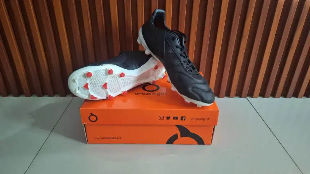 Sepatu bola Ortuseight Forte Axiom FG